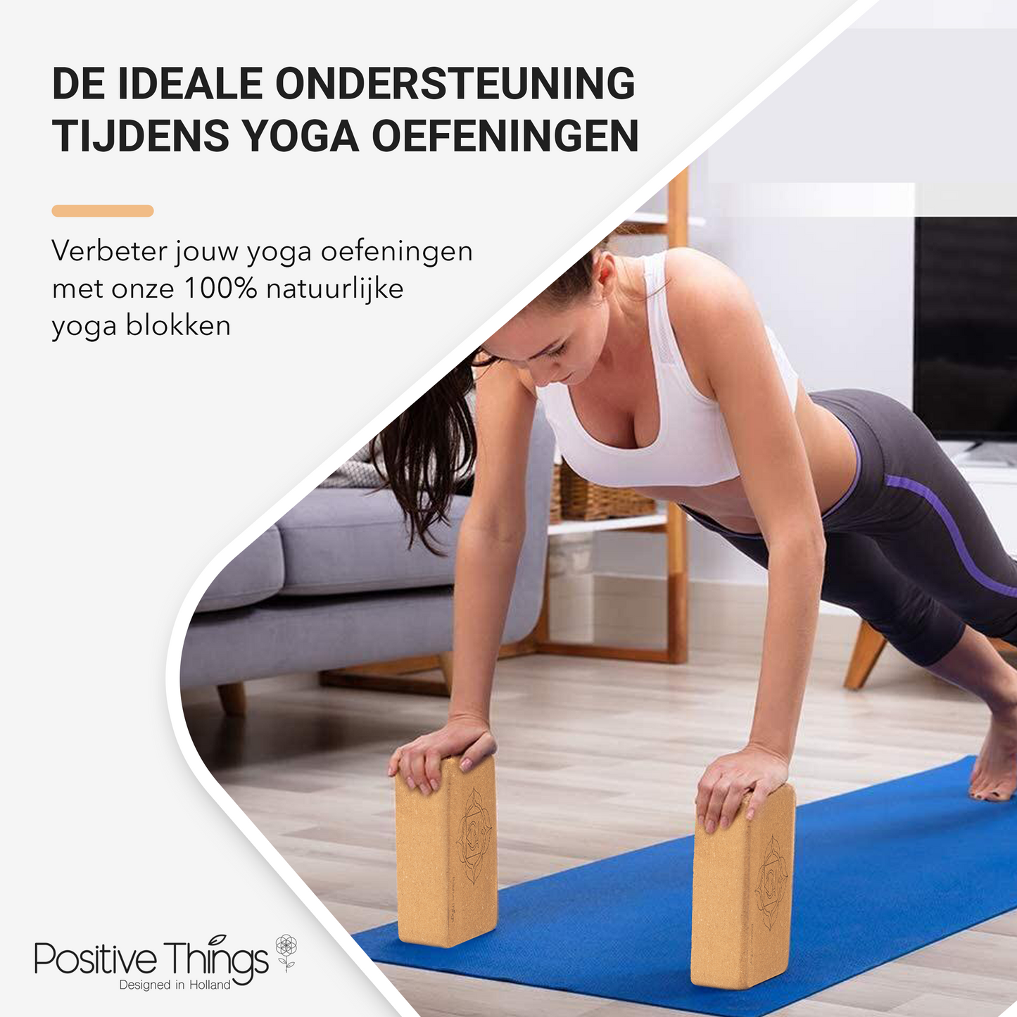 Een vrouw gebruikt de yogablokken om een stabiele houding te creëren voor haar yoga-oefeningen. De blokken zijn van 100 procent natuurkurk